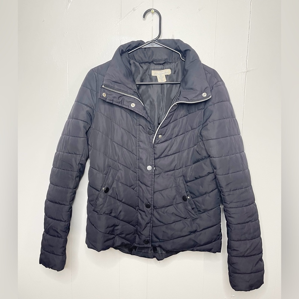 Label of graded goods woman’s puffer jacket sz 10 small black zip up lightweight